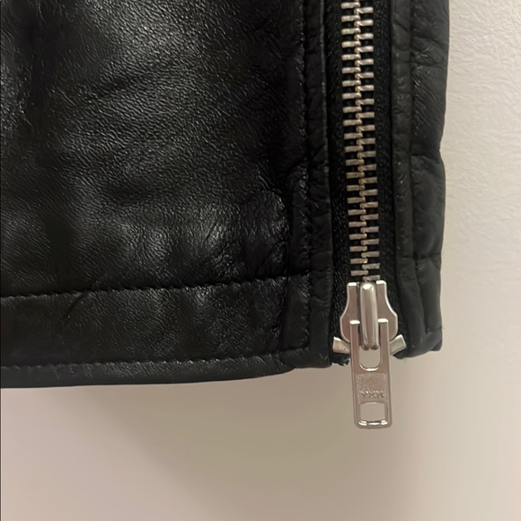 Black Leather Mini Skirt with Zipper Detail - Picture 2 of 3